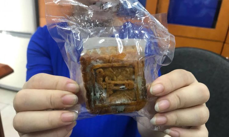 Bánh Trung thu bị mốc, hư hỏng